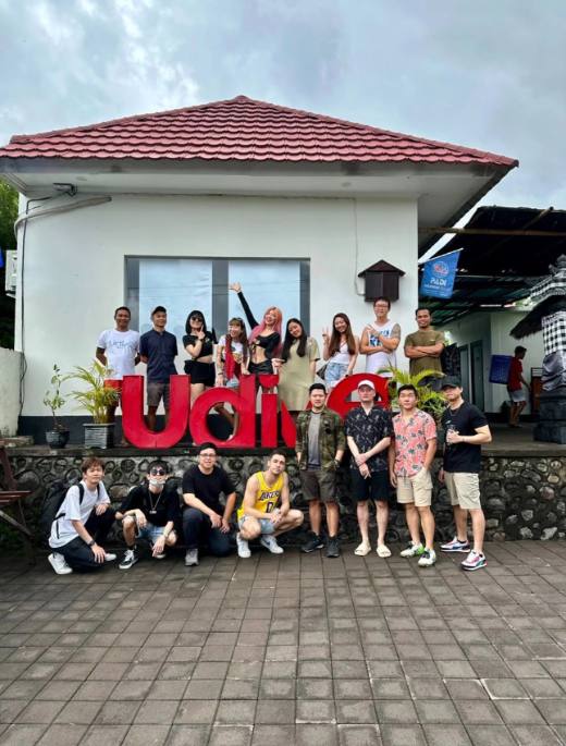 UDive Bali team and divers group photo at the dive centre